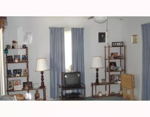 810 Allen Dr, Springfield, OH 45505 photo 2