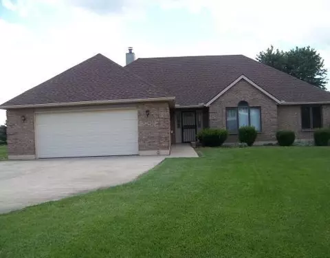 2005 Ash Brook Dr, Springfield, OH 45502 photo 1