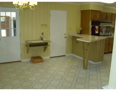 737 Village, Springfield, OH 45504 photo 3