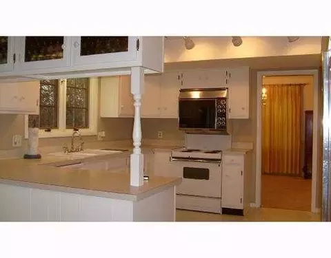 225 Johnson Ave, Celina, OH 45822 photo 4