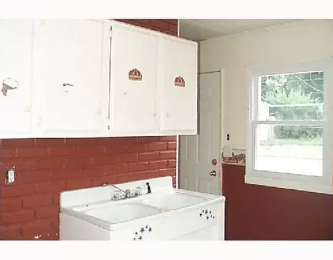 911 Mavor St, Springfield, OH 45505 photo 6