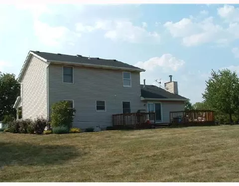 2868 Meadowgate Dr, Springfield, OH 45502 photo 2