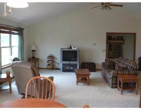 553 Hoewisher, Sidney, OH 45365 photo 2