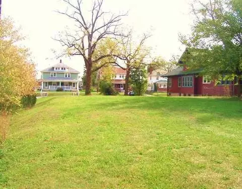 1775 S Limestone, Springfield, OH 45506 photo 5