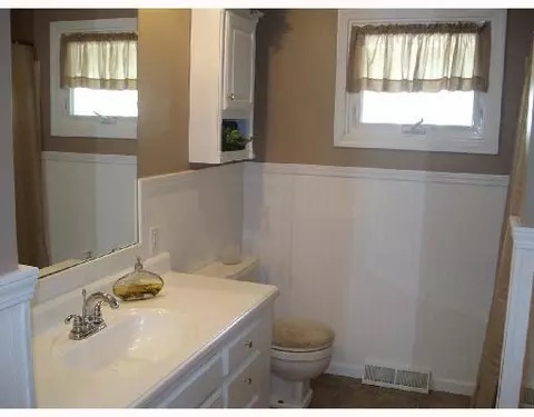 658 N Walnut St, Celina, OH 45822 photo 9