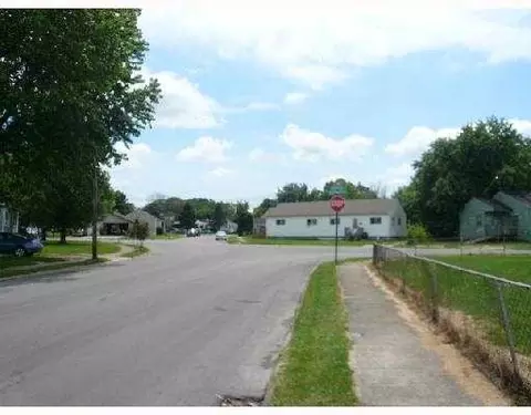 1641 East St, Springfield, OH 45505 photo 11