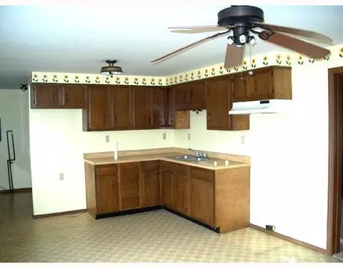 2813 Corwin Cir, Springfield, OH 45502 photo 2