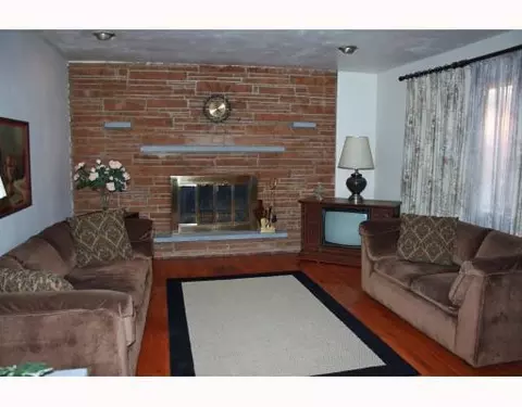 2414 Erter Dr, Springfield, OH 45503 photo 2