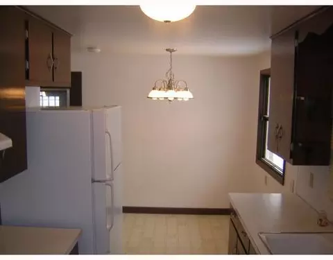 1614 Biscayne Dr, Springfield, OH 45503 photo 3