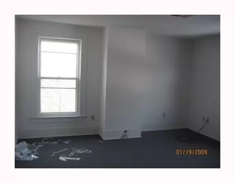 1427 E High, Springfield, OH 45505 photo 3