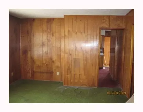 1427 E High, Springfield, OH 45505 photo 4