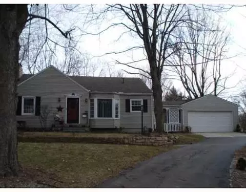 390 Forest Dr, Springfield, OH 45505 photo 1