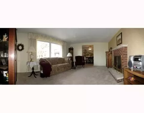 2773 S Burnett Rd, Springfield, OH 45505 photo 3