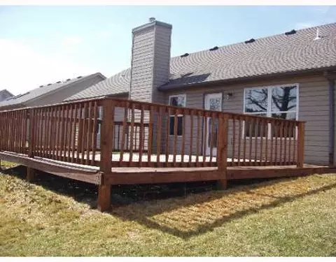 135 Hampton Pl, Troy, OH 45373 photo 2