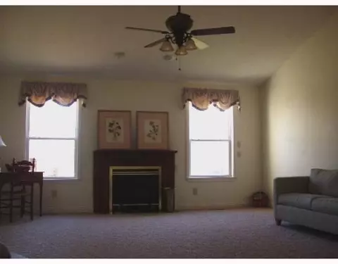 135 Hampton Pl, Troy, OH 45373 photo 3