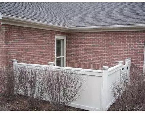 703 Deerfield #703, Springfield, OH 45503 photo 2