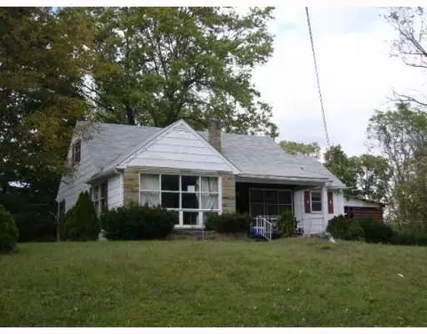 445 Woodview Dr, Springfield, OH 45504 photo 1