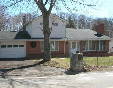 1560 Ballentine Pk, Springfield, OH 45502 photo 1