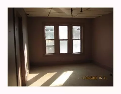 916 W State, Springfield, OH 45506 photo 2