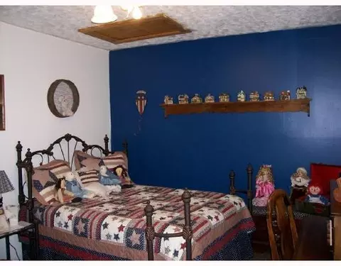 8477 Crowl Rd, De Graff, OH 43318 photo 6