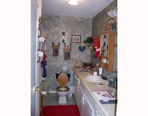 8477 Crowl Rd, De Graff, OH 43318 photo 4