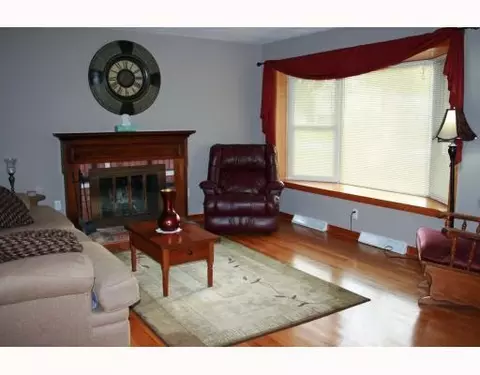 735 Geron Dr, Springfield, OH 45505 photo 2