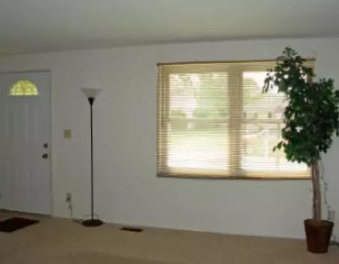 2926 Cavins, Springfield, OH 45503 photo 3