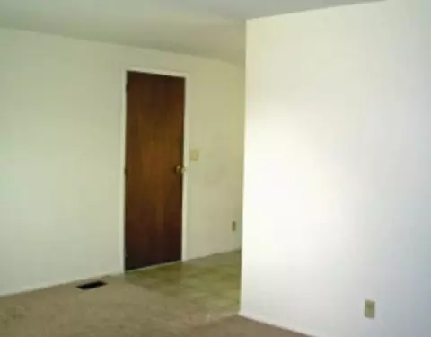 2926 Cavins, Springfield, OH 45503 photo 9