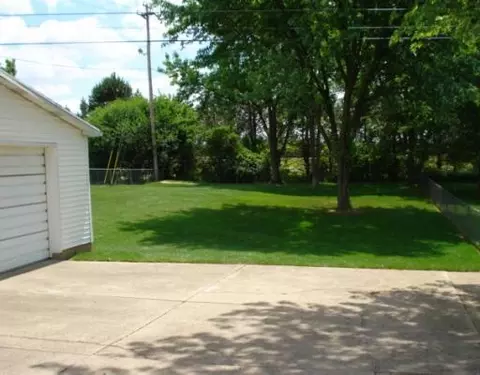 1749 Elaina Dr, Springfield, OH 45503 photo 2