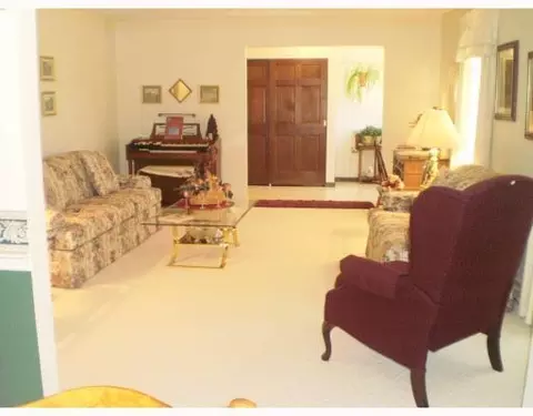 4663 Mumper Rd, Springfield, OH 45502 photo 2