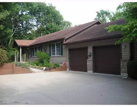 1051 Crystal Ln, Springfield, OH 45502 photo 1