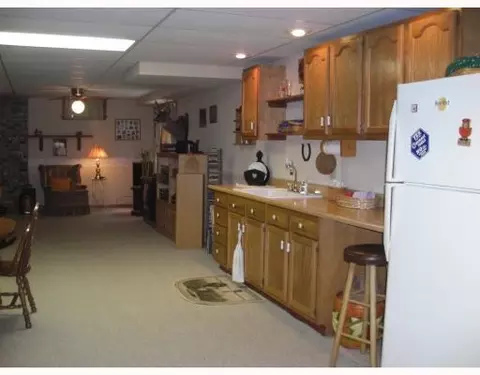 1051 Crystal Ln, Springfield, OH 45502 photo 9