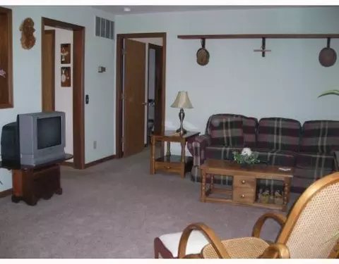 1051 Crystal Ln, Springfield, OH 45502 photo 4