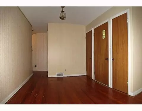 786 Westchester Park Dr, Springfield, OH 45504 photo 2