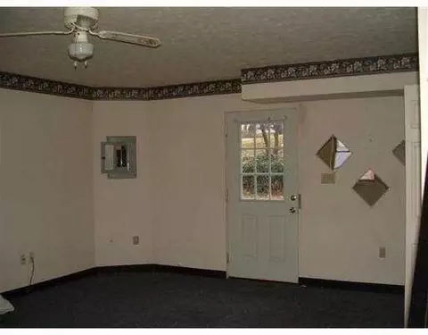221 E Mulberry St, Springfield, OH 45505 photo 4