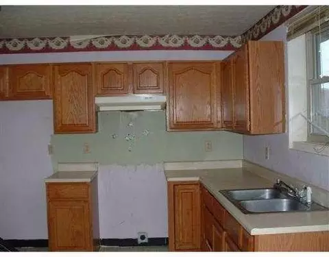 221 E Mulberry St, Springfield, OH 45505 photo 3
