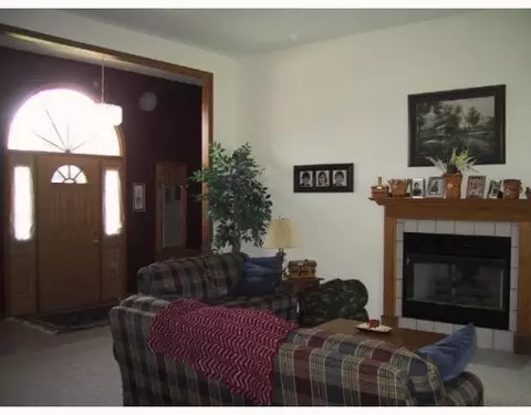 4675 Fox Run Dr, Fairborn, OH 45324 photo 4