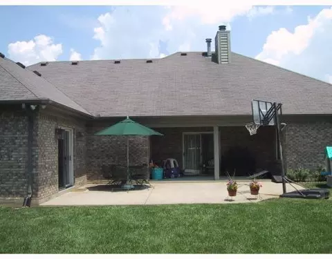 4675 Fox Run Dr, Fairborn, OH 45324 photo 2