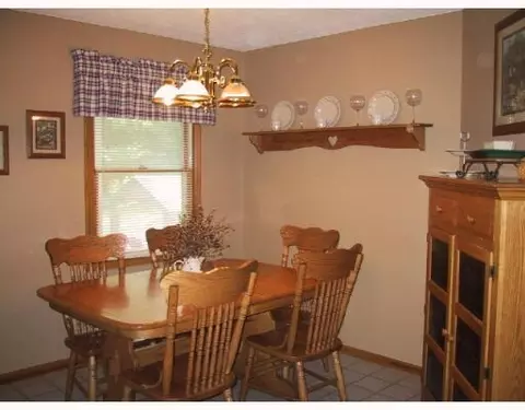 4675 Fox Run Dr, Fairborn, OH 45324 photo 7