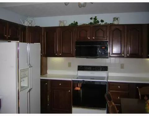 1952 Wedgewood Cir #1952, Springfield, OH 45503 photo 8