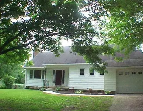 3855 Gordon Hill Dr, Springfield, OH 45502 photo 1