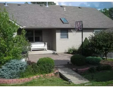 5155 Brookshire Ln, Springfield, OH 45502 photo 2