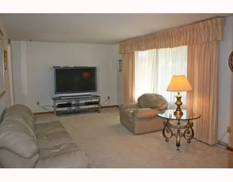 5236 Stoneridge, Springfield, OH 45503 photo 2