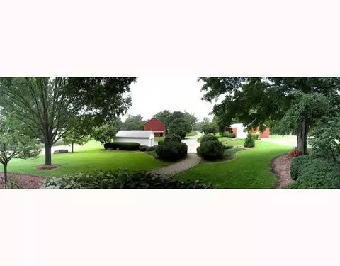 3090 E Possum Rd, Springfield, OH 45502 photo 2