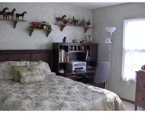 2748 Old Oak Ln, Springfield, OH 45503 photo 9