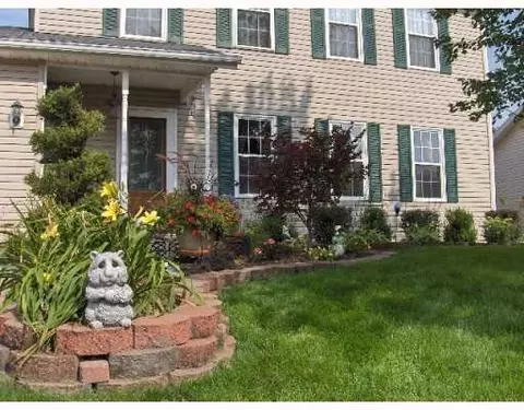 2748 Old Oak Ln, Springfield, OH 45503 photo 2