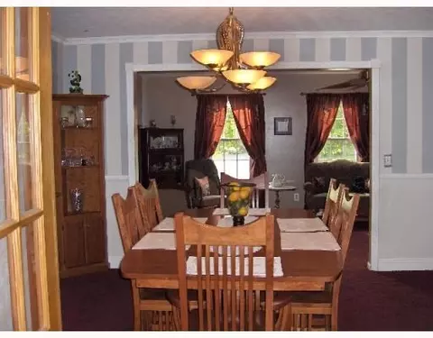 2748 Old Oak Ln, Springfield, OH 45503 photo 6
