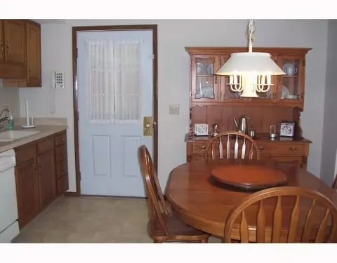 3346 Flowerdale Rd, Springfield, OH 45504 photo 3