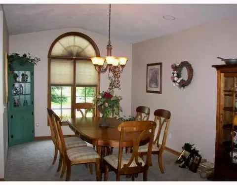 596 E Russell, Sidney, OH 45365 photo 4