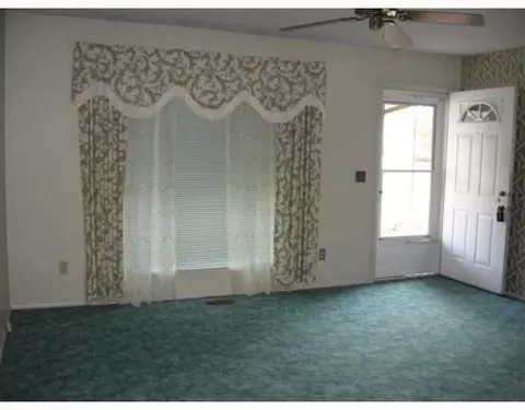 3027 Revels St, Springfield, OH 45503 photo 3